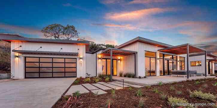 This California company makes smart, off-the-grid, and 'healthy' prefab homes for up to $670,000 - see inside and how they work