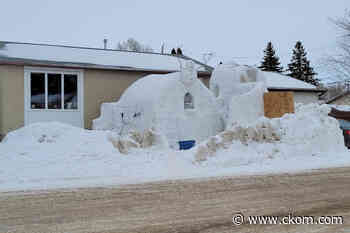 Saskatoon man builds massive snow castle in front lawn - CKOM News Talk Sports