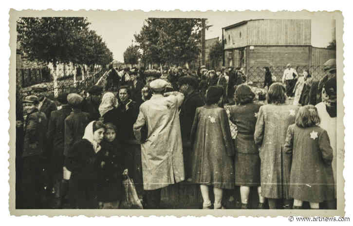 ARTnews in Brief: MFA Boston Acquires 48 Henryk Ross Photographs—and More from February 22, 2021