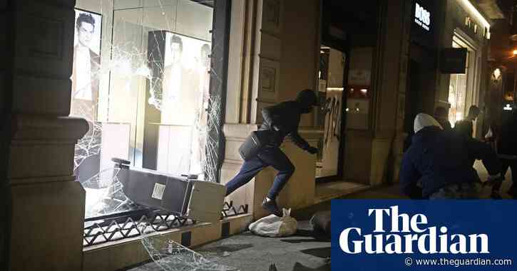 Spain protests: violence and looting on fifth night of unrest over rapper's jail sentence – video