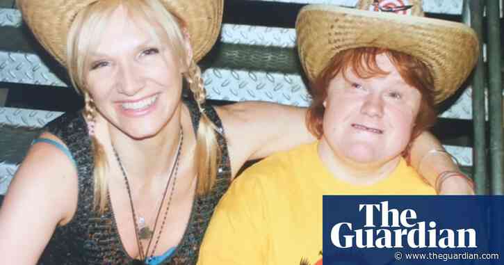 Jo Whiley says vaccine offer for her sister 'too late' as she fights Covid – video