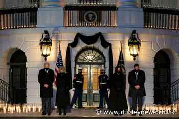 Biden leads moment of silence as US tops 500000 coronavirus deaths - Dudley News