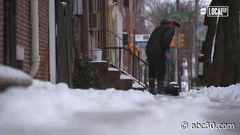 Philadelphia man shoveling snow to raise funds for Team I Hate Cancer charity