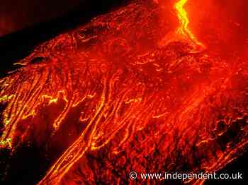 Mount Etna eruption stuns volcano enthusiasts