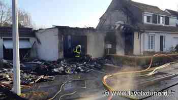 Huit personnes évacuées et la circulation coupée entre Arras et Dainville après un violent feu de maison - La Voix du Nord