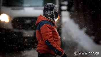 Ontario sees 1,138 new COVID-19 cases as number of active infections climbs for 1st time in weeks