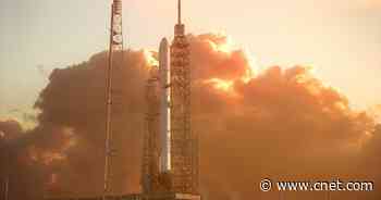 Jeff Bezos' Blue Origin pushes huge rocket debut to 2022, blames Space Force     - CNET