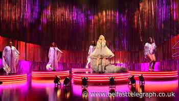 Pregnant Ellie Goulding performs on The Graham Norton Show