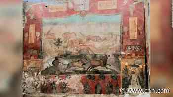 Restoration of one of Pompeii's oldest frescoes