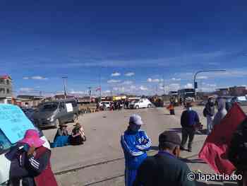 Vecinos bloquean el ingreso a la ciudad de Oruro en rechazo a los avasallamientos de la zona Norte - Periódico La Patria (Oruro - Bolivia)