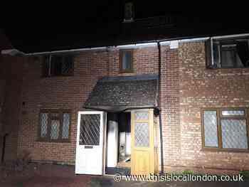 Smoke alarm warning after five saved in Croydon flat fire