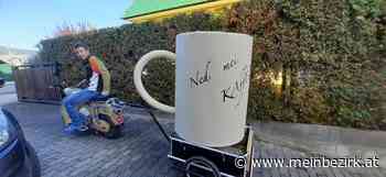 "Ned mei Kaffee": Der neue Streich des Austro-Barden Lukas Lasser - meinbezirk.at