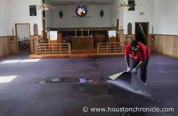 Despite their own damage, Houston church congregations mobilize for winter storm relief - Houston Chronicle