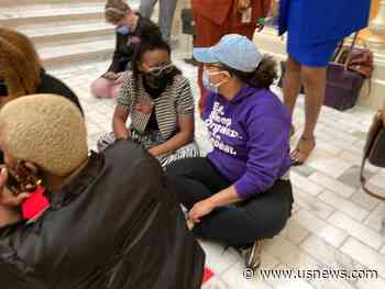 Democrats Hold 2-Hour Georgia Capitol Sit-In on Voting Bills