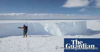 Iceberg size of Greater London breaks off Antarctica - The Guardian
