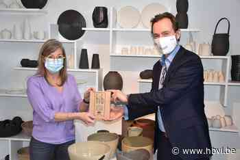 Dominique Gelis ontvangt 'Handmade In Belgium'-label (Borgloon) - Het Belang van Limburg Mobile - Het Belang van Limburg