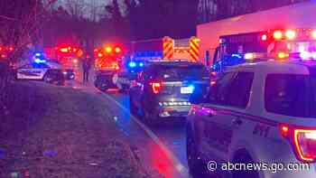 3 dead after plane crashes in Georgia, leaving wing inside mobile home