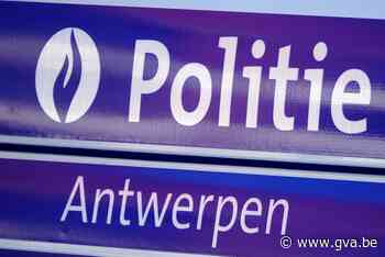 Botsing met vluchtmisdrijf in Ekeren eindigt op de pechstrook van de A12 - Gazet van Antwerpen