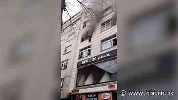 Mother drops children from window to escape Istanbul apartment fire