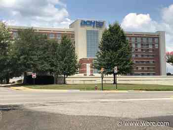 DCH Regional Medical Center hosts weekend teacher vaccination clinic - WBRC