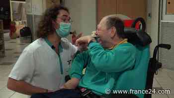 Focus - Under pressure: France's medical students juggle studies and Covid-19 frontline - FRANCE 24