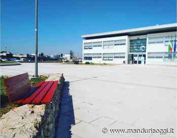 MANDURIA - Panchine rosse per sensibilizzare la città sulla violenza di genere - ManduriaOggi