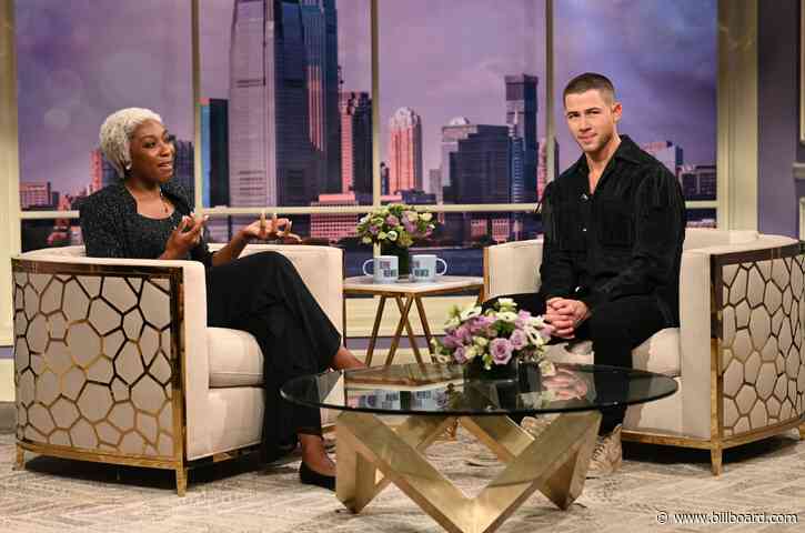 Dionne Warwick Has Some Raunchy Questions for Nick Jonas on ‘Saturday Night Live’