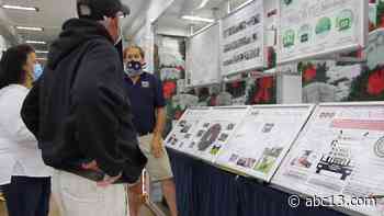 Wreaths Across America national tour brings mobile education exhibit to Houston - KTRK-TV