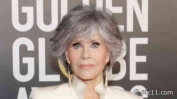 Jane Fonda accepts Golden Globes' lifetime achievement award, praises 'community of storyteller'