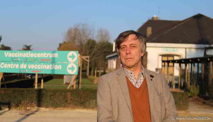 Honderd mensen op reservelijst krijgen onverwacht vaccin: “We konden niet anders, dit was een noodsituatie”