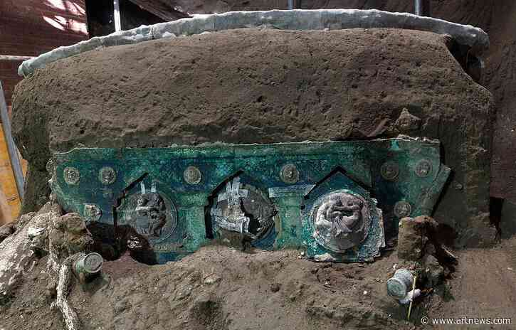 ‘Lamborghini’ Chariot Unearthed in Pompeii, Trump Statue Glows in Orlando, and More: Morning Links from March 1, 2021