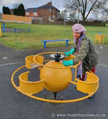 Litter pickers go one step further and start cleaning surfaces in Leigh, Atherton and Tyldesley