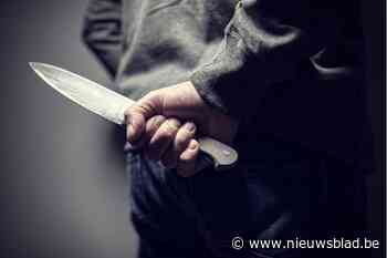 Man moet zich laten behandelen nadat hij politie had bedreigd met mes