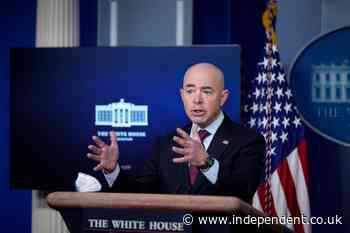 SHELL– Trump “desmanteló” el sistema de inmigración de EE.UU. ‘en su totalidad,’ afirma Alejandro Mayorkas