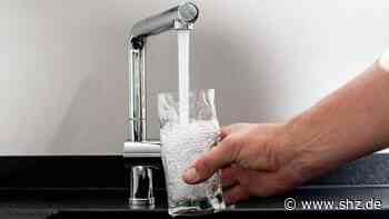 Nach Facebook-Spekulationen: Muffiges Trinkwasser in Tornesch: Stadtwerke forschen nach der Ursache | shz.de - shz.de