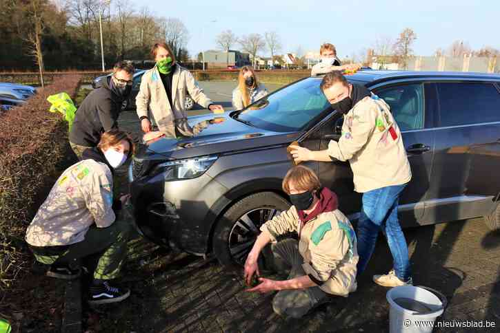 Scouts Drongen spijzen kas met carwash op parking Supra Bazar