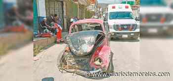 Papás e hijos resultaron lesionados en Cuernavaca al chocar su auto sin frenos - Diario de Morelos