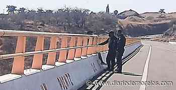 Evitan que joven se lance de puente Apatlaco en Cuernavaca - Diario de Morelos