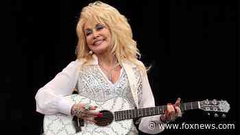 Dolly Parton receives coronavirus vaccine she helped fund - Fox News