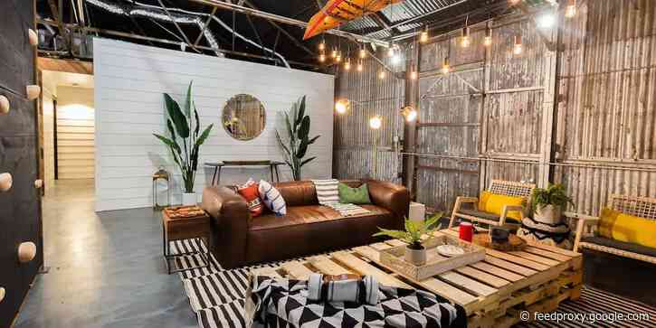 Dallas is an enticing destination for history buffs, foodies, and sports fans. Here are the 9 best Airbnbs for your visit.