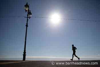 Joggers should wear a mask when running past others – experts - Barrhead News