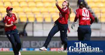 England Women cruise to seven-wicket win over New Zealand in first T20