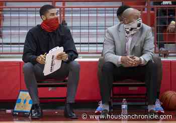 Boys Basketball: After playing career ends at UH, Barnes finds coaching calling at Crosby - Houston Chronicle