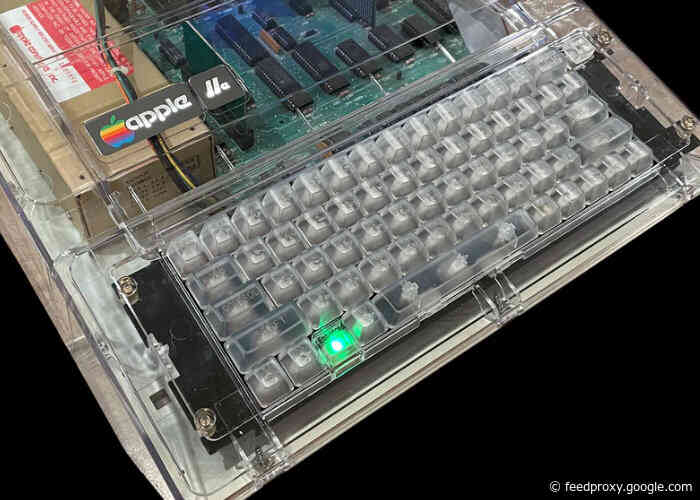 Apple IIe custom clear mechanical keyboard hits Kickstarter