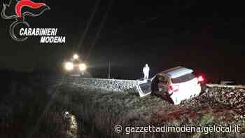 Soliera. Ladri sfuggono a controlli dei carabinieri e finiscono con l’auto rubata sui binari - La Gazzetta di Modena