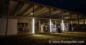 PLAYING CATCH WITH LIGHT: Architecture students install playful installation - The Republic