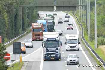 A12 richting Antwerpen vrijdagavond dicht in Ekeren voor asfalteringswerken - Gazet van Antwerpen