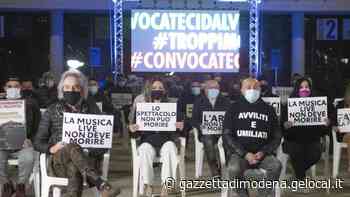 Modena. Al PalaPanini la protesta dello spettacolo «Siamo fermi da un anno: fateci lavorare» - La Gazzetta di Modena