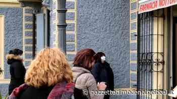 Modena Vaccini over 80, code in farmacia «Due ore al freddo poi hanno chiuso» - La Gazzetta di Modena