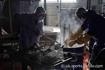 AP PHOTOS: At a kosher food maker, a special Passover run - Yahoo Eurosport UK